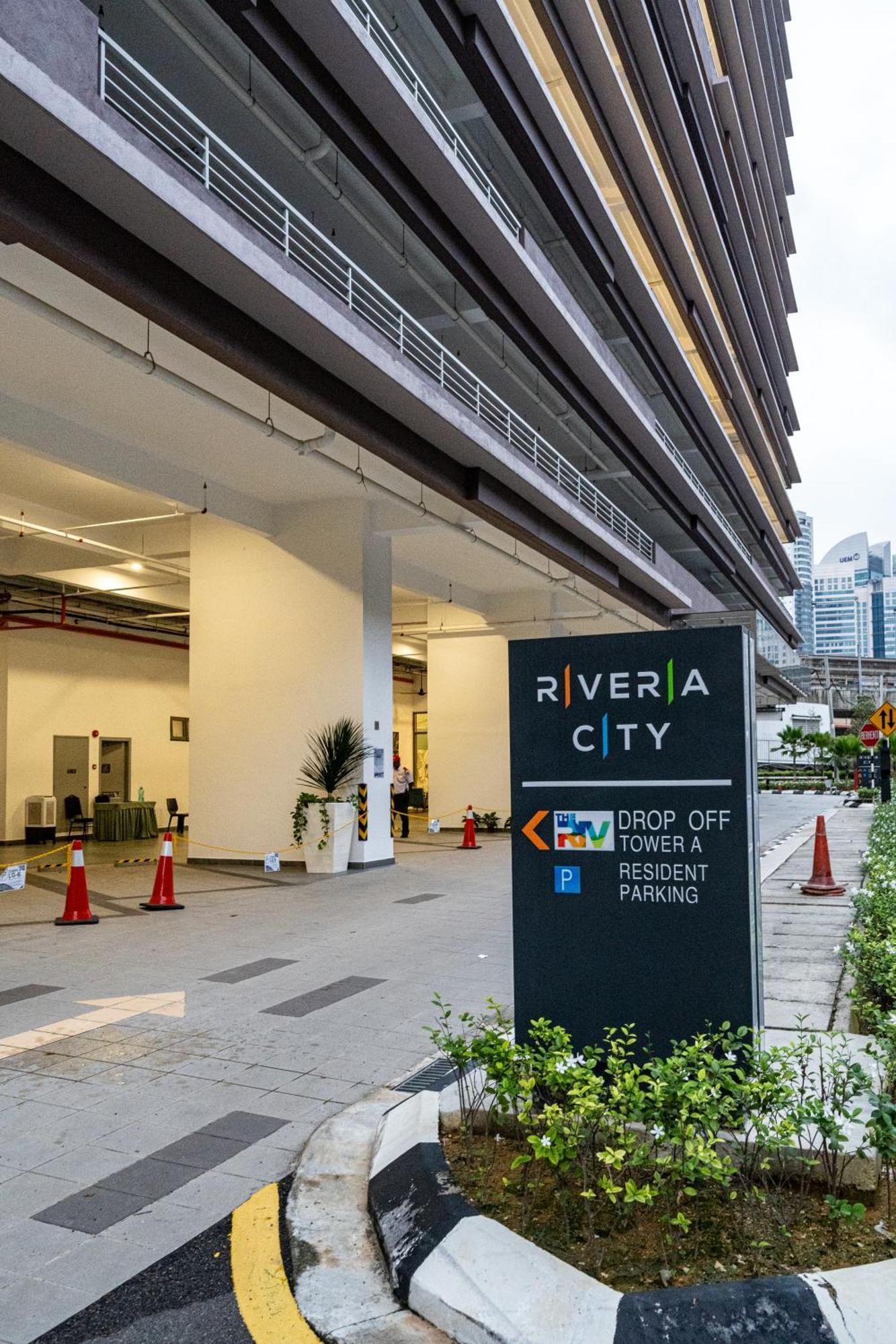 Upper Hotel Suites Kl Sentral 쿠알라룸푸르 외부 사진